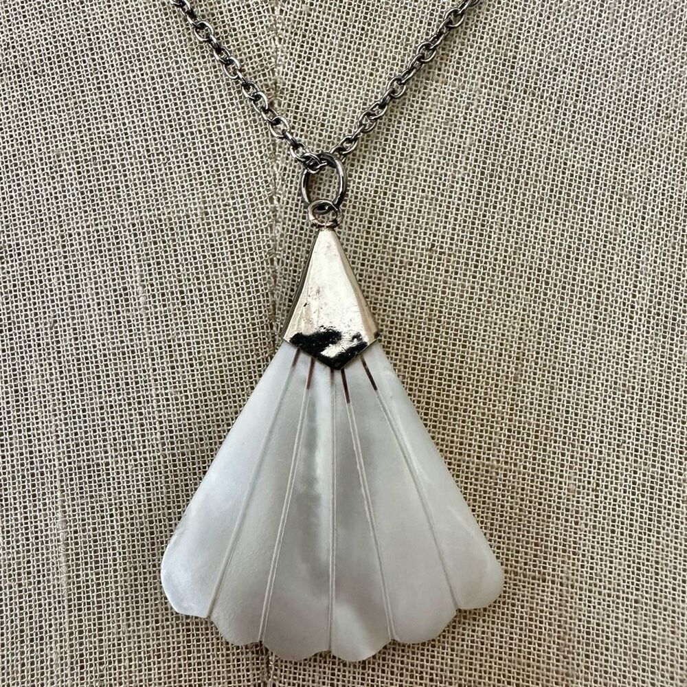 Vintage Mother of Pearl Fan Pendant Necklace